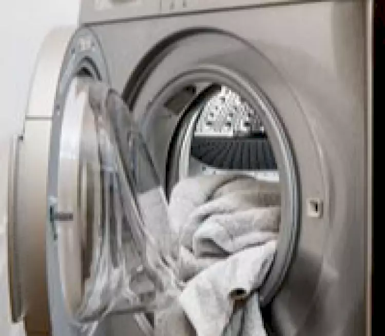 Changing rooms, washing machine & dryer
